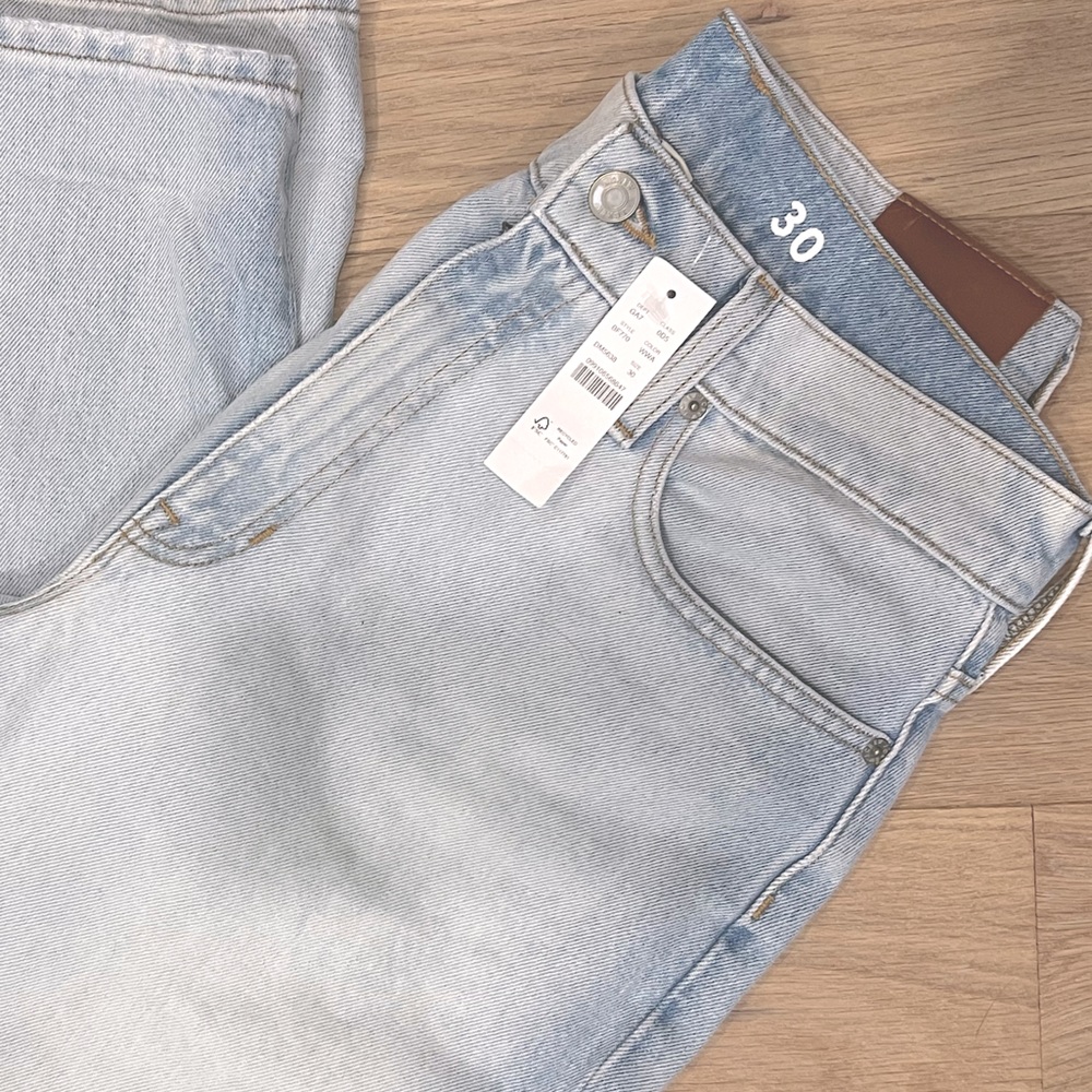 NWT Jcrew Classic Straight Light Blue Jeans sz 30. Zip fly.